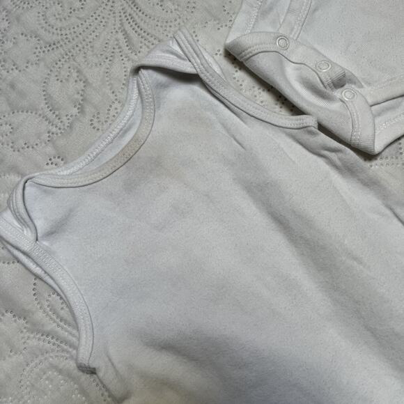 Carter's Sleeveless Onesie Bundle Size 12m - Picture 7 of 8